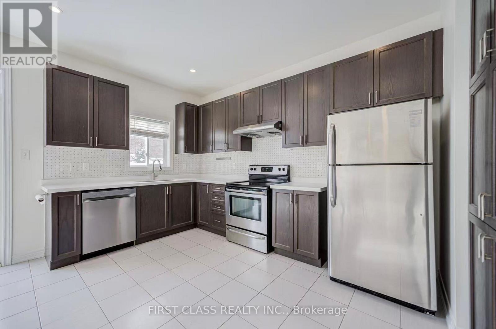 23 Grey Wing Avenue, Georgina, Ontario  L4P 0B7 - Photo 4 - N13066528