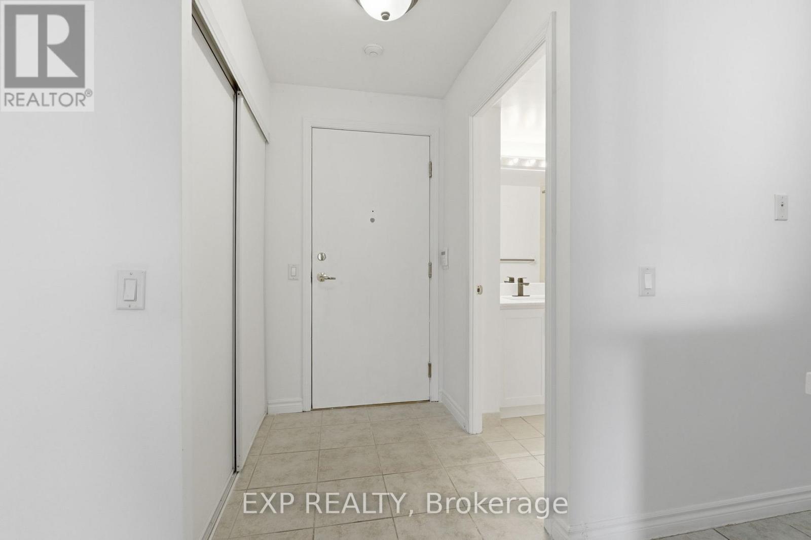 2120 - 25 Kingsbridge Garden Circle, Mississauga, Ontario  L5R 4B1 - Photo 4 - W13066492