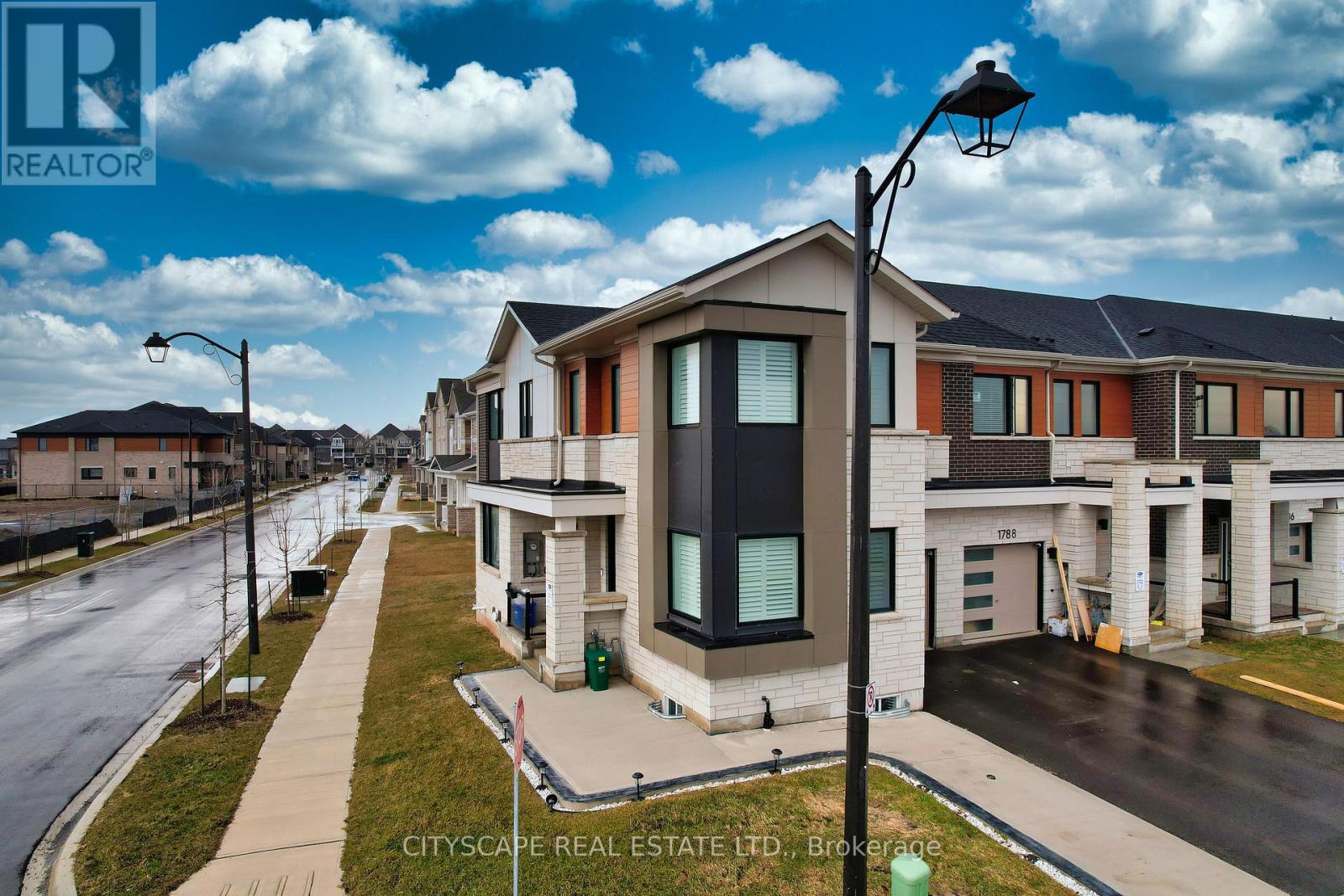 1790 DANCE COURT NW, Milton, Ontario