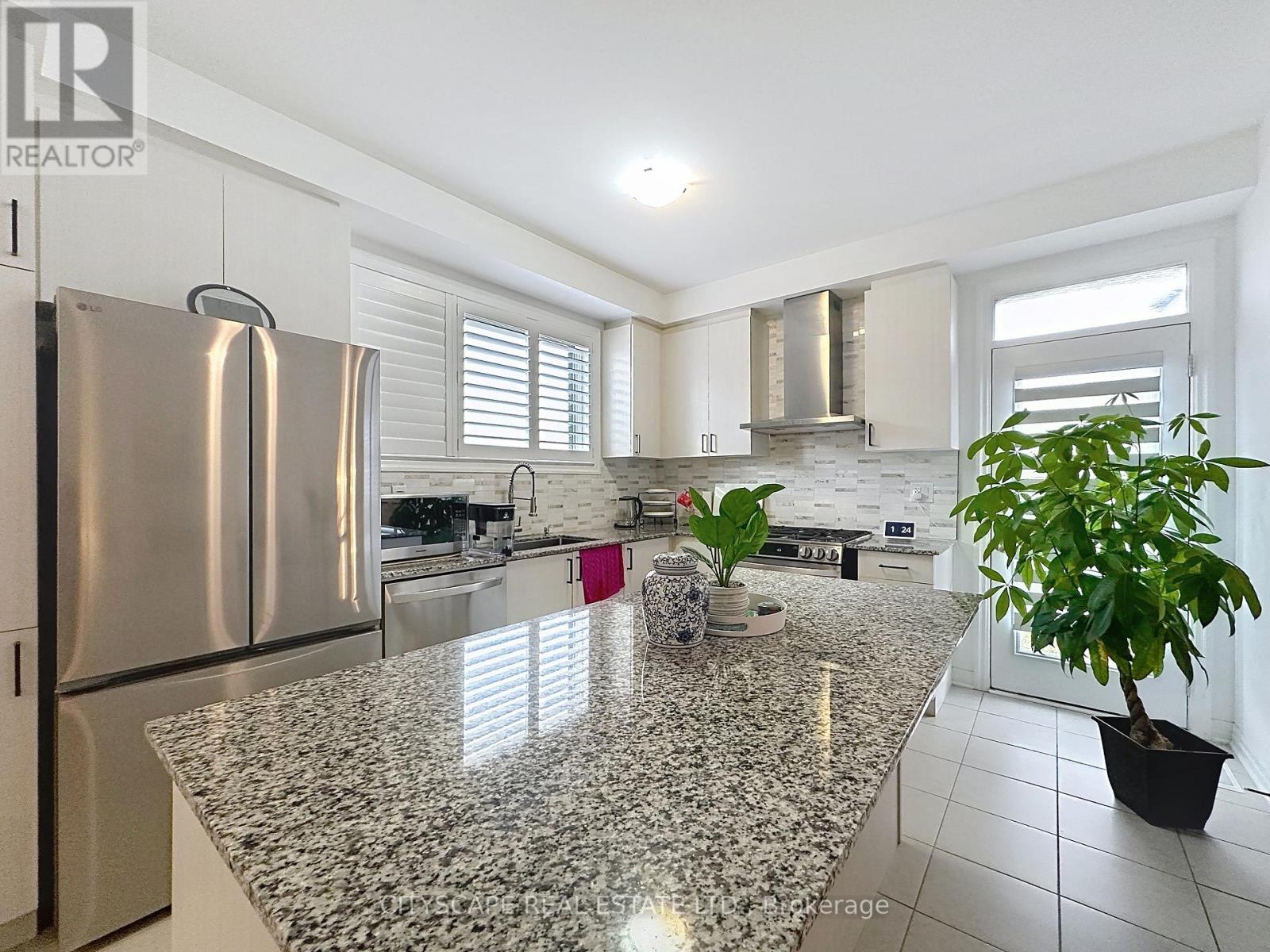 1790 Dance Court NW, Milton, Ontario  L9E 2A2 - Photo 5 - W13066498