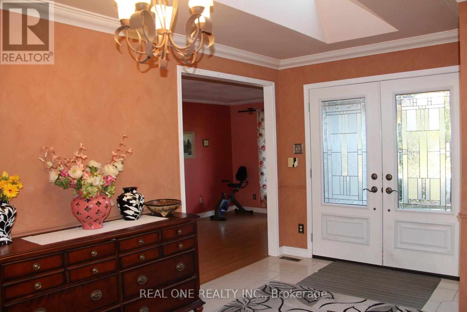 1019 Aldersbrook Road, London North, Ontario  N6G 4L9 - Photo 5 - X13066510