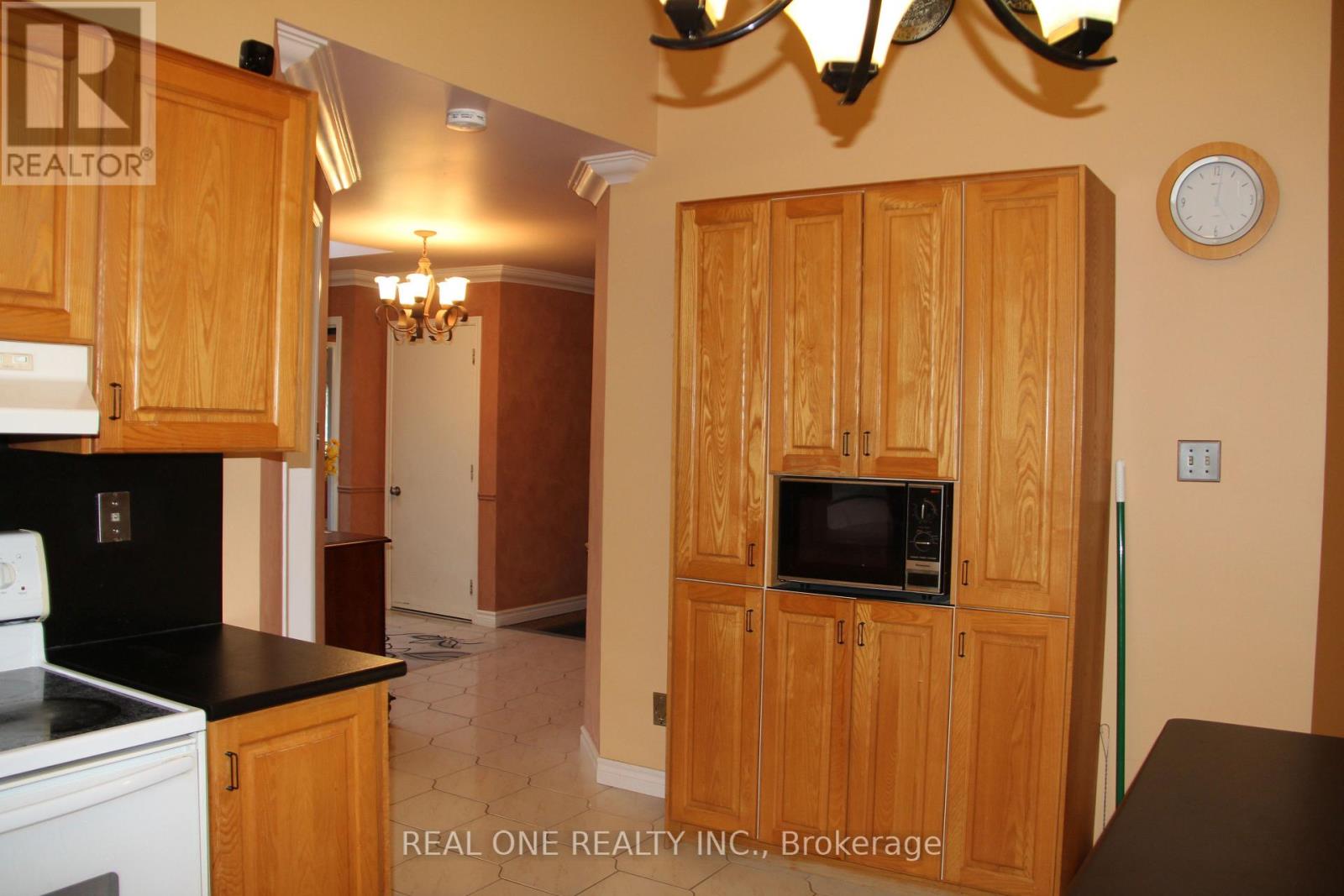 1019 Aldersbrook Road, London North, Ontario  N6G 4L9 - Photo 8 - X13066510