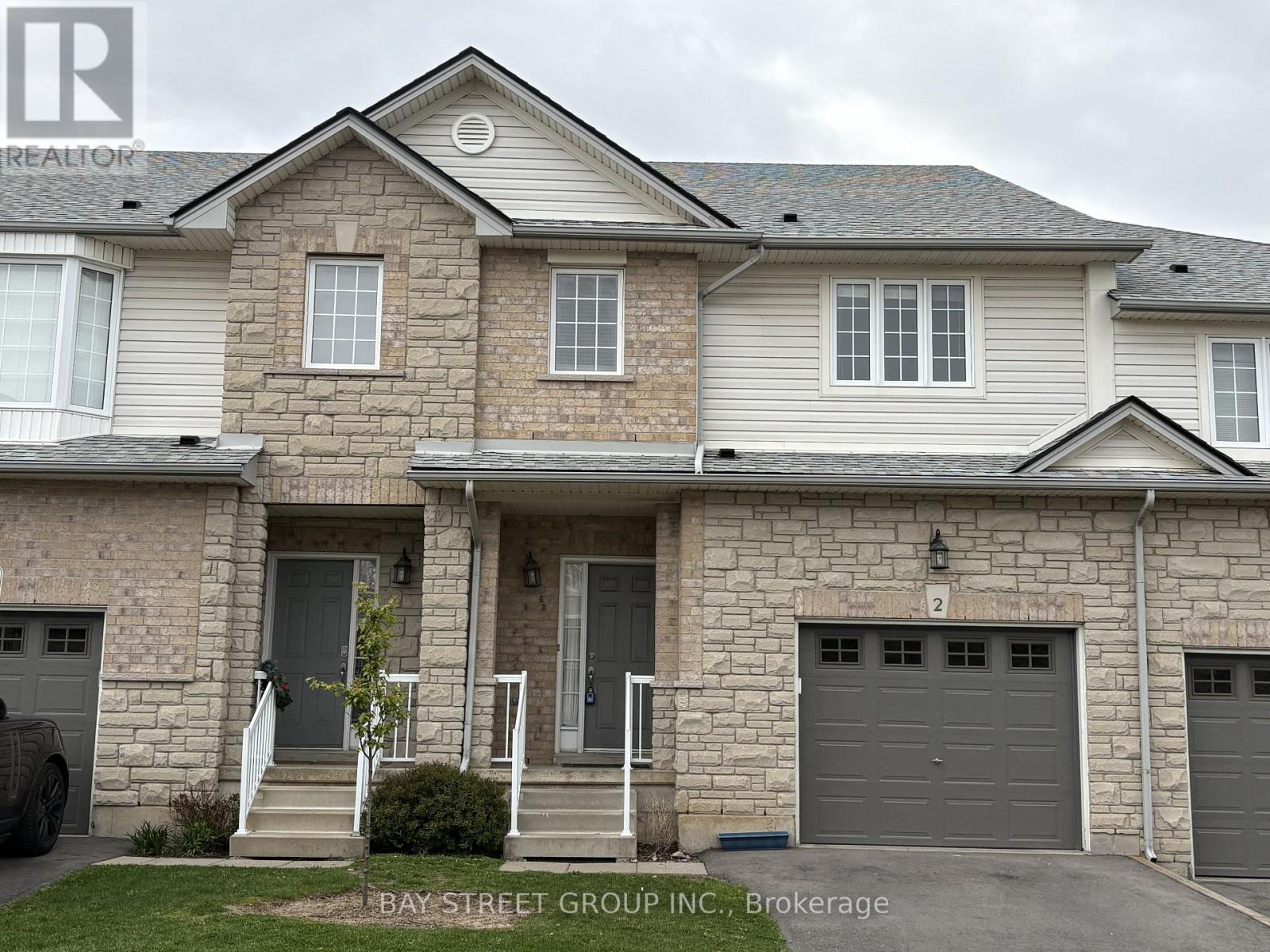 2 - 60 CLOVERLEAF DRIVE, Hamilton, Ontario