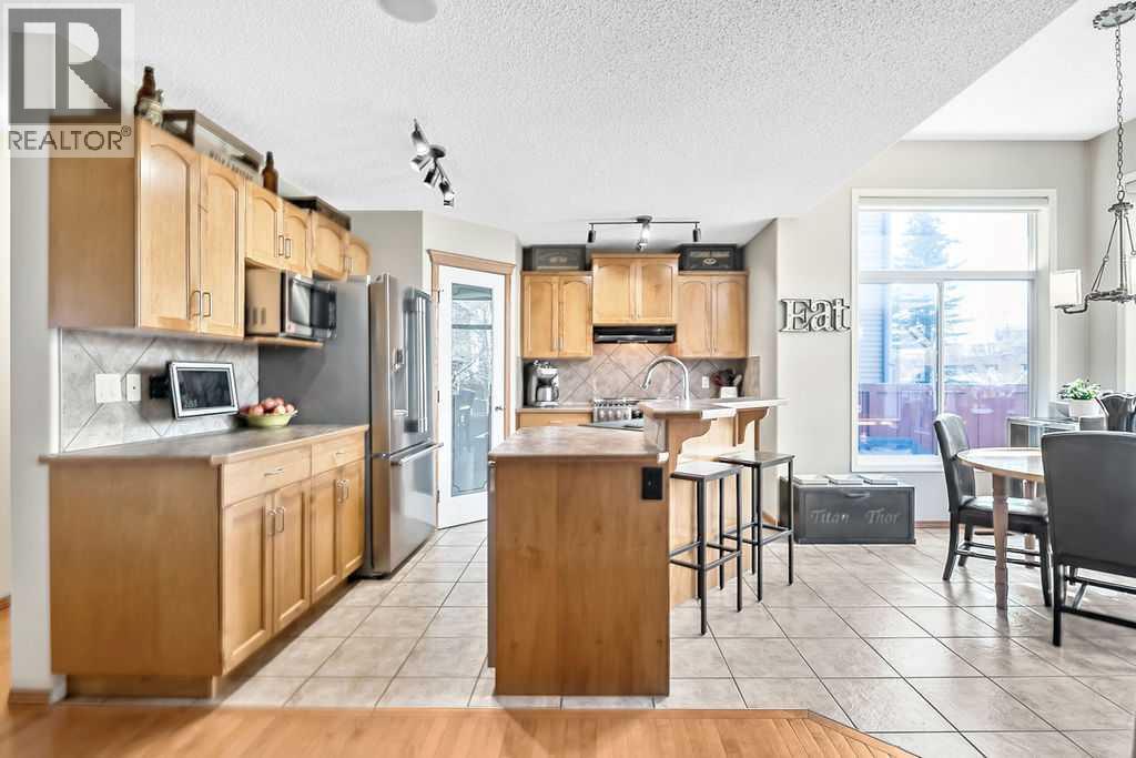 11 Cougarstone Park Sw, Calgary, Alberta  T3H 4Z9 - Photo 9 - A2306130