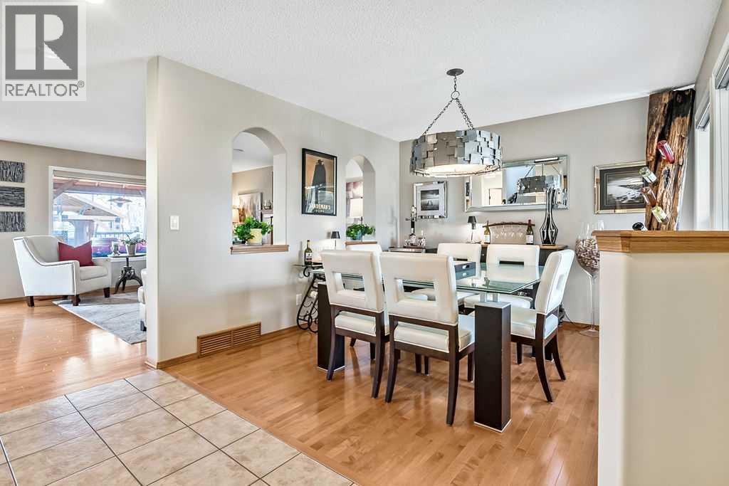 11 Cougarstone Park Sw, Calgary, Alberta  T3H 4Z9 - Photo 4 - A2306130