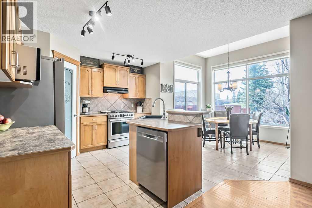 11 Cougarstone Park Sw, Calgary, Alberta  T3H 4Z9 - Photo 8 - A2306130