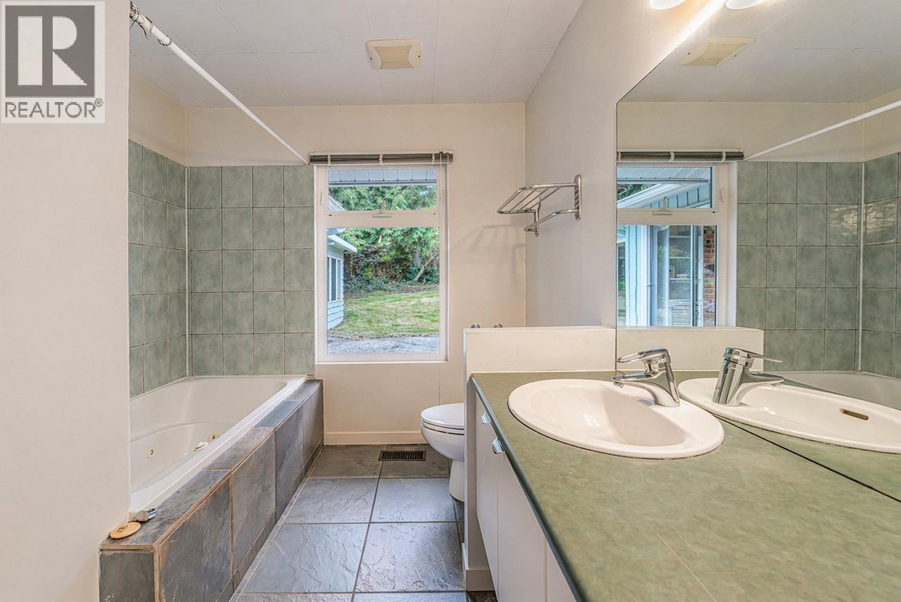 4037 Ripple Road, West Vancouver, British Columbia  V7V 3L1 - Photo 19 - R3116087