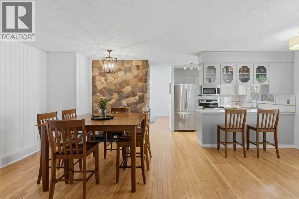 536 Woodhill Place Sw, Calgary, Alberta  T2W 3L5 - Photo 11 - A2299102