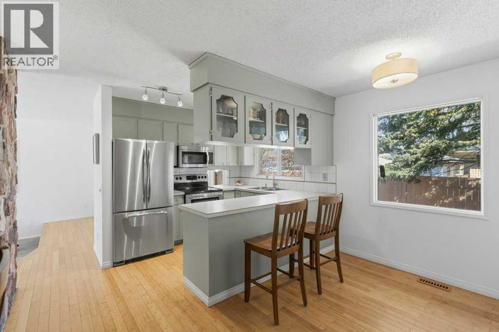 536 Woodhill Place Sw, Calgary, Alberta  T2W 3L5 - Photo 12 - A2299102