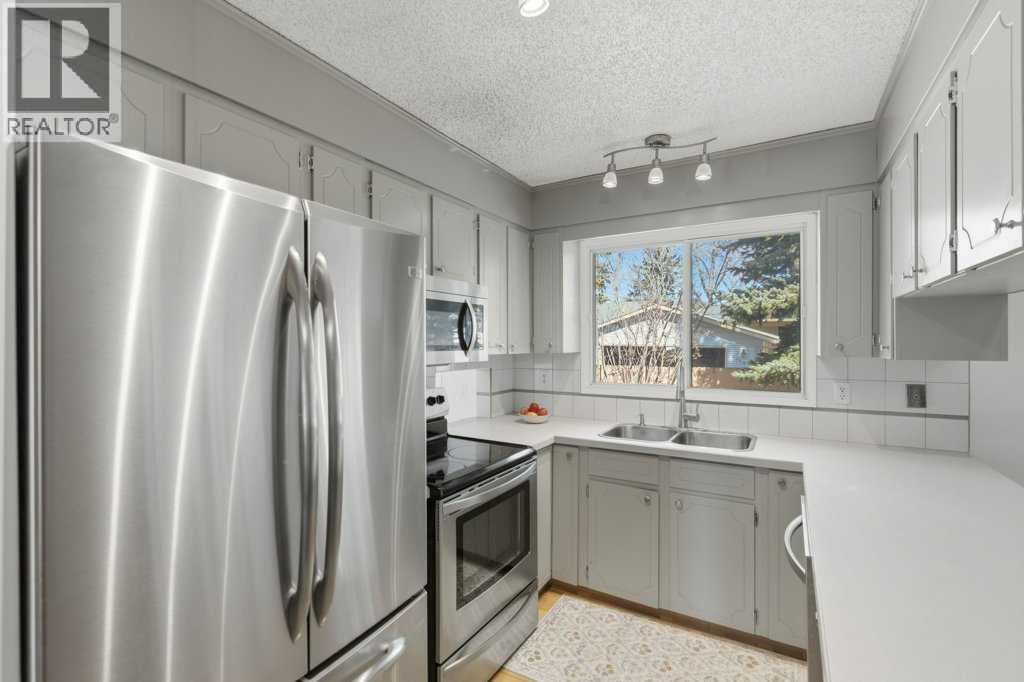 536 Woodhill Place Sw, Calgary, Alberta  T2W 3L5 - Photo 15 - A2299102