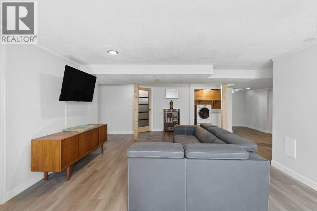 536 Woodhill Place Sw, Calgary, Alberta  T2W 3L5 - Photo 33 - A2299102