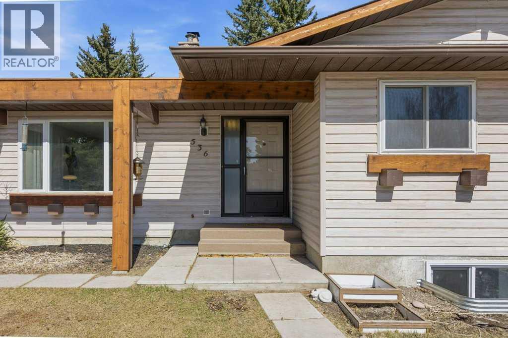 536 Woodhill Place Sw, Calgary, Alberta  T2W 3L5 - Photo 2 - A2299102