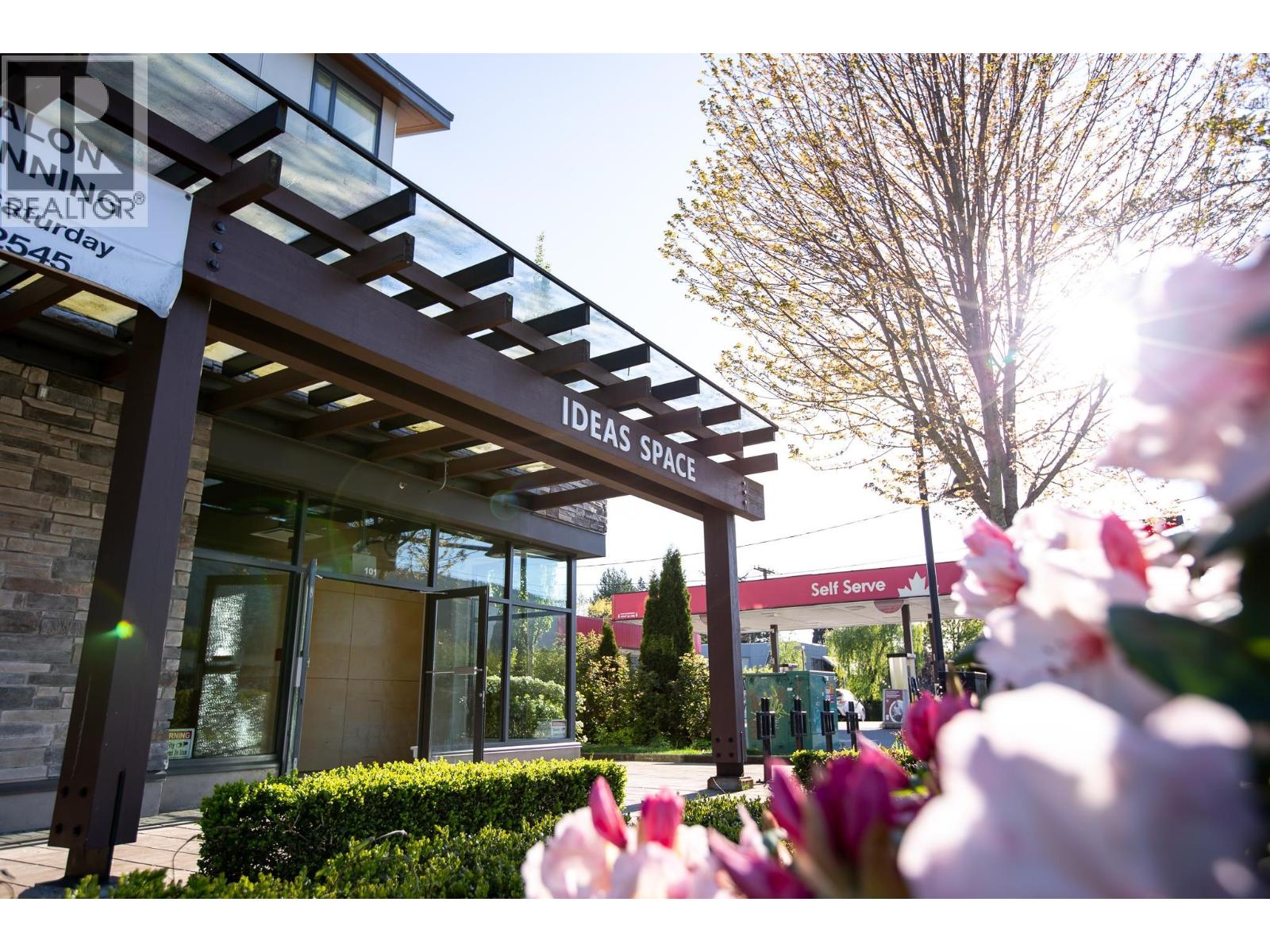 101 875 GIBSONS WAY, Gibsons, British Columbia