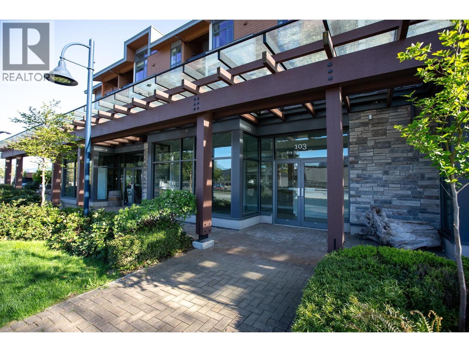 103 875 GIBSONS WAY, Gibsons, British Columbia