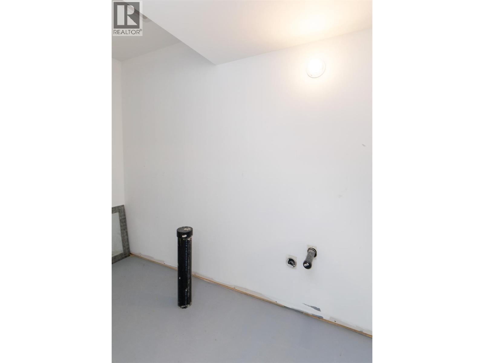 7468 Estate Drive, Anglemont, British Columbia  V0E 1M8 - Photo 30 - 10380084