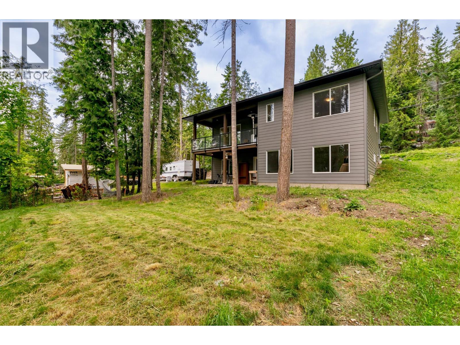 7468 Estate Drive, Anglemont, British Columbia  V0E 1M8 - Photo 35 - 10380084