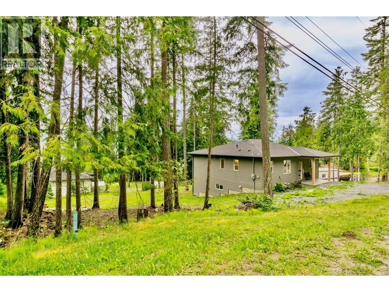 7468 Estate Drive, Anglemont, British Columbia  V0E 1M8 - Photo 44 - 10380084