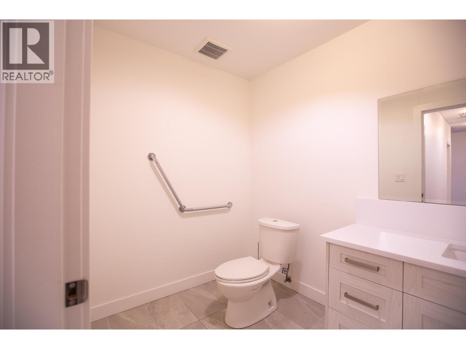 103 875 Gibsons Way, Gibsons, British Columbia  V0N 1V0 - Photo 15 - C8078367