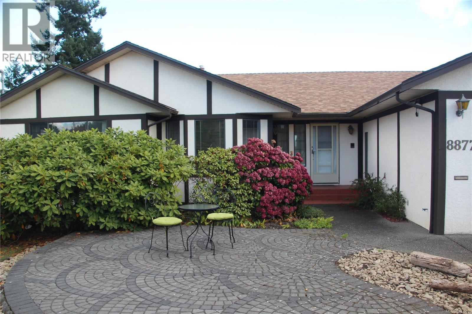 8877 Lochside Dr, North Saanich, British Columbia  V8L 1N1 - Photo 14 - 1033512