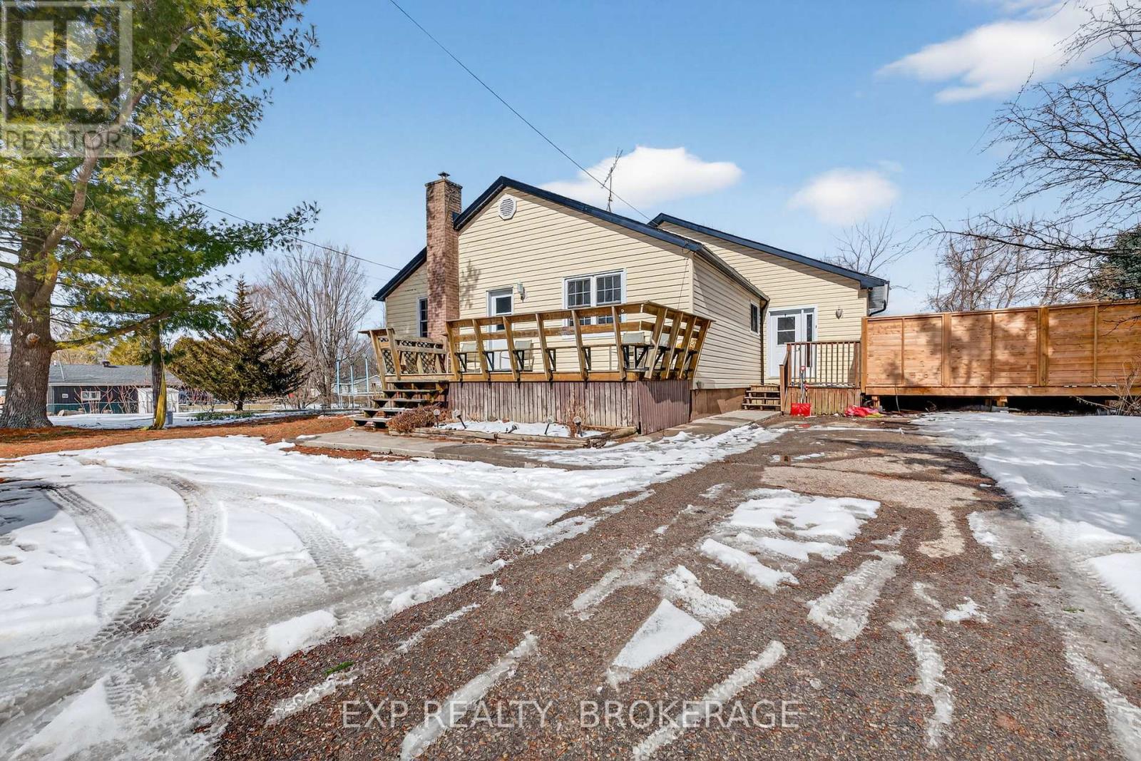 2928 HISCOCKS ROAD, front of leeds & seeleys bay, Ontario
