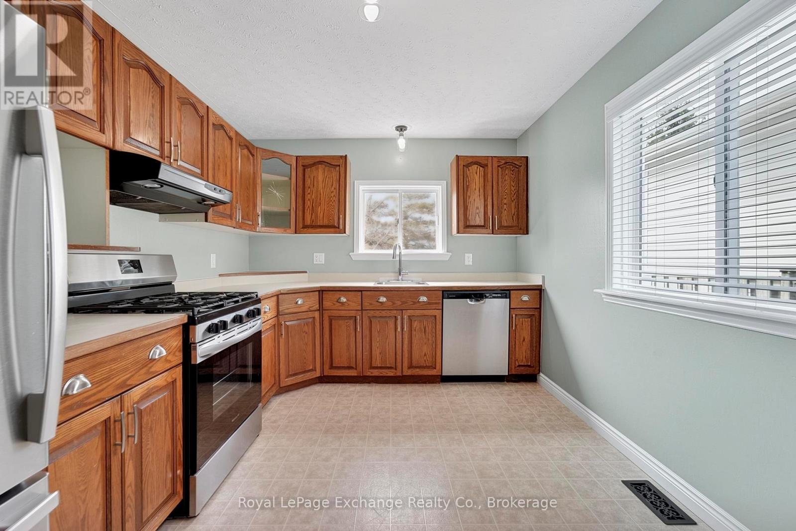 672 Stewart Drive, Kincardine, Ontario  N2Z 3B3 - Photo 9 - X13066674