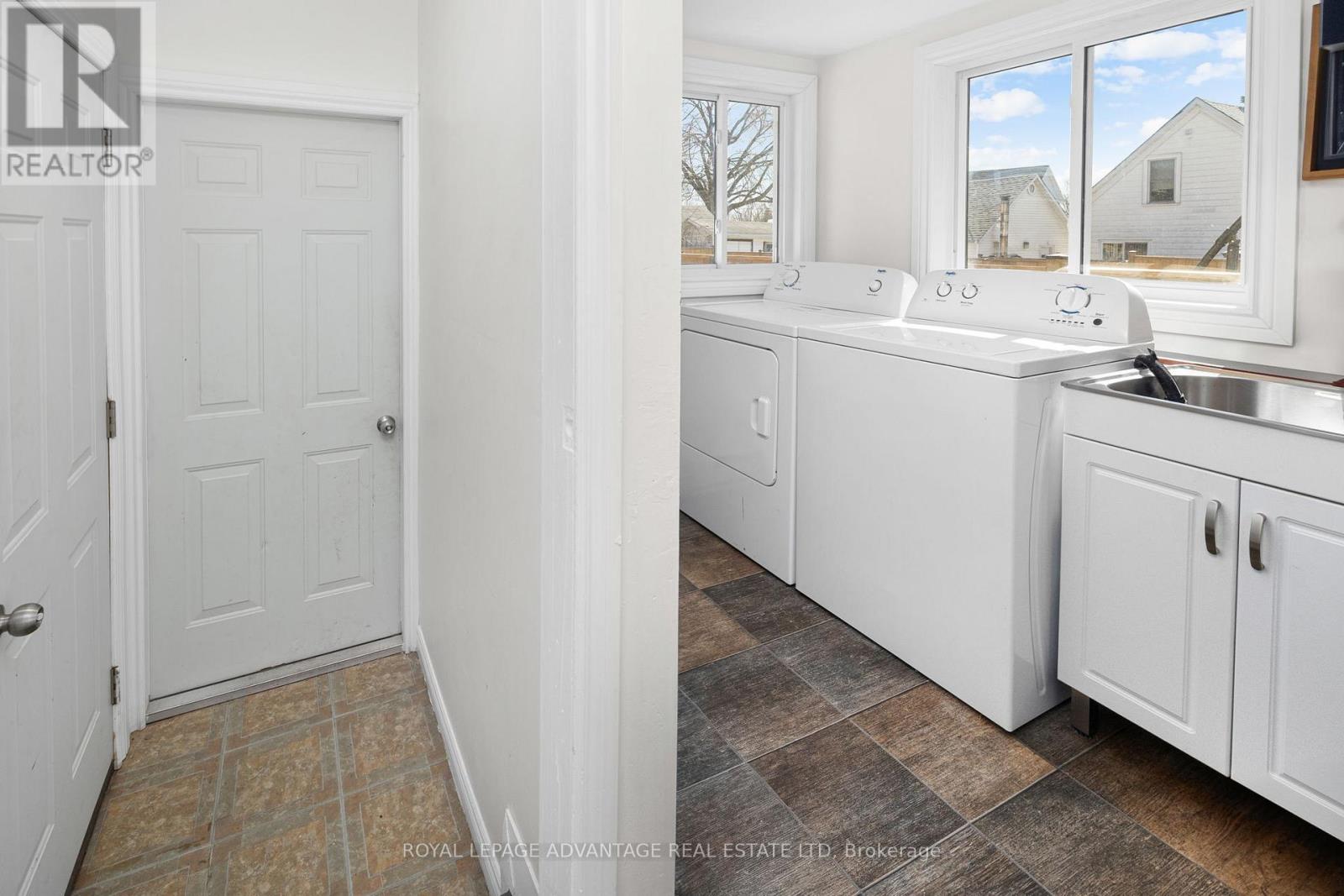 15 Kent Street, Smiths Falls, Ontario  K7A 1B5 - Photo 32 - X12936096