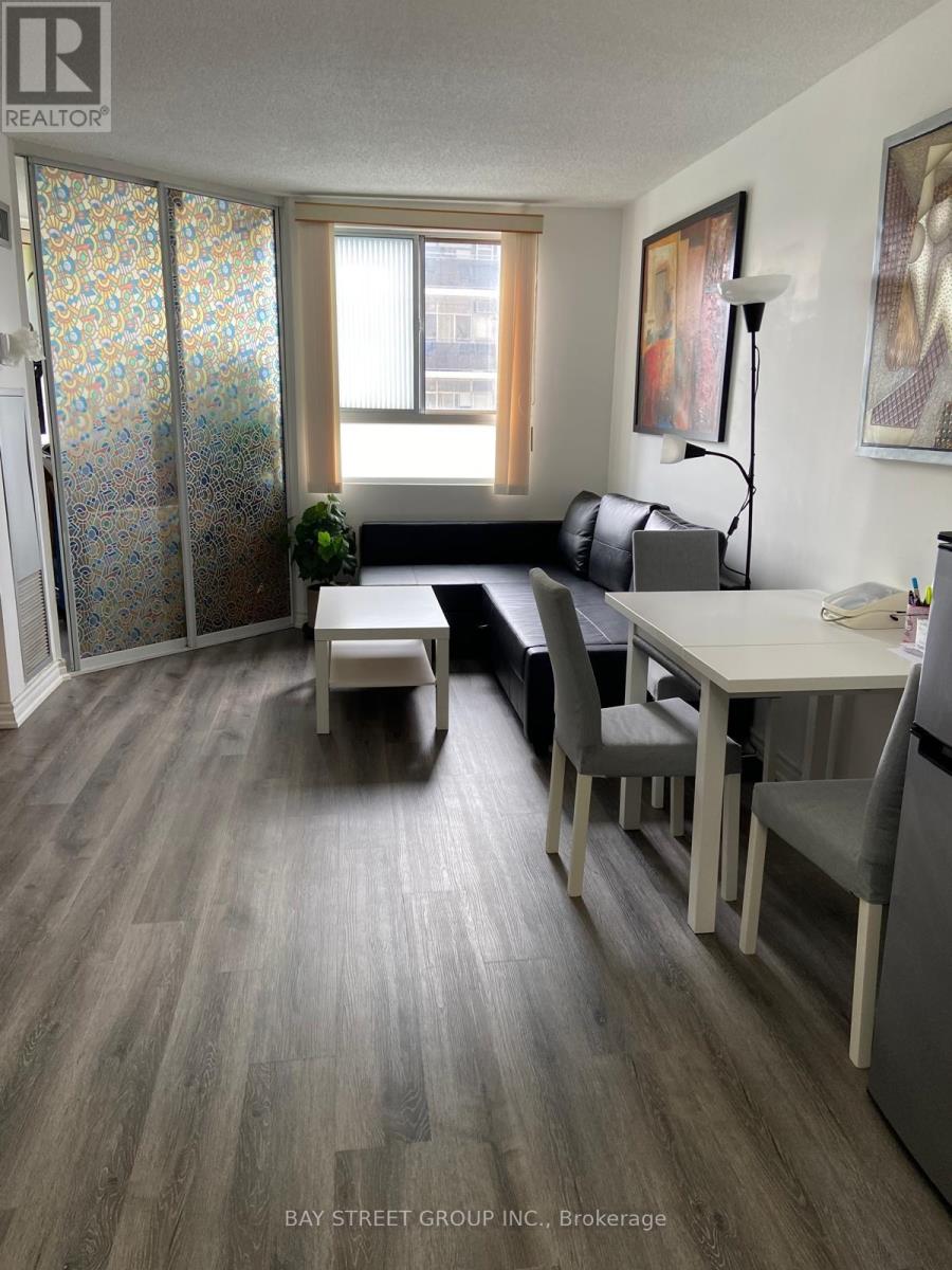 610 - 4 Park Vista, Toronto, Ontario  M4B 3M8 - Photo 5 - E13018096