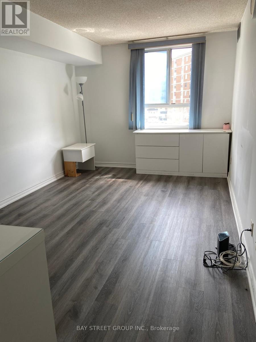 610 - 4 Park Vista, Toronto, Ontario  M4B 3M8 - Photo 7 - E13018096