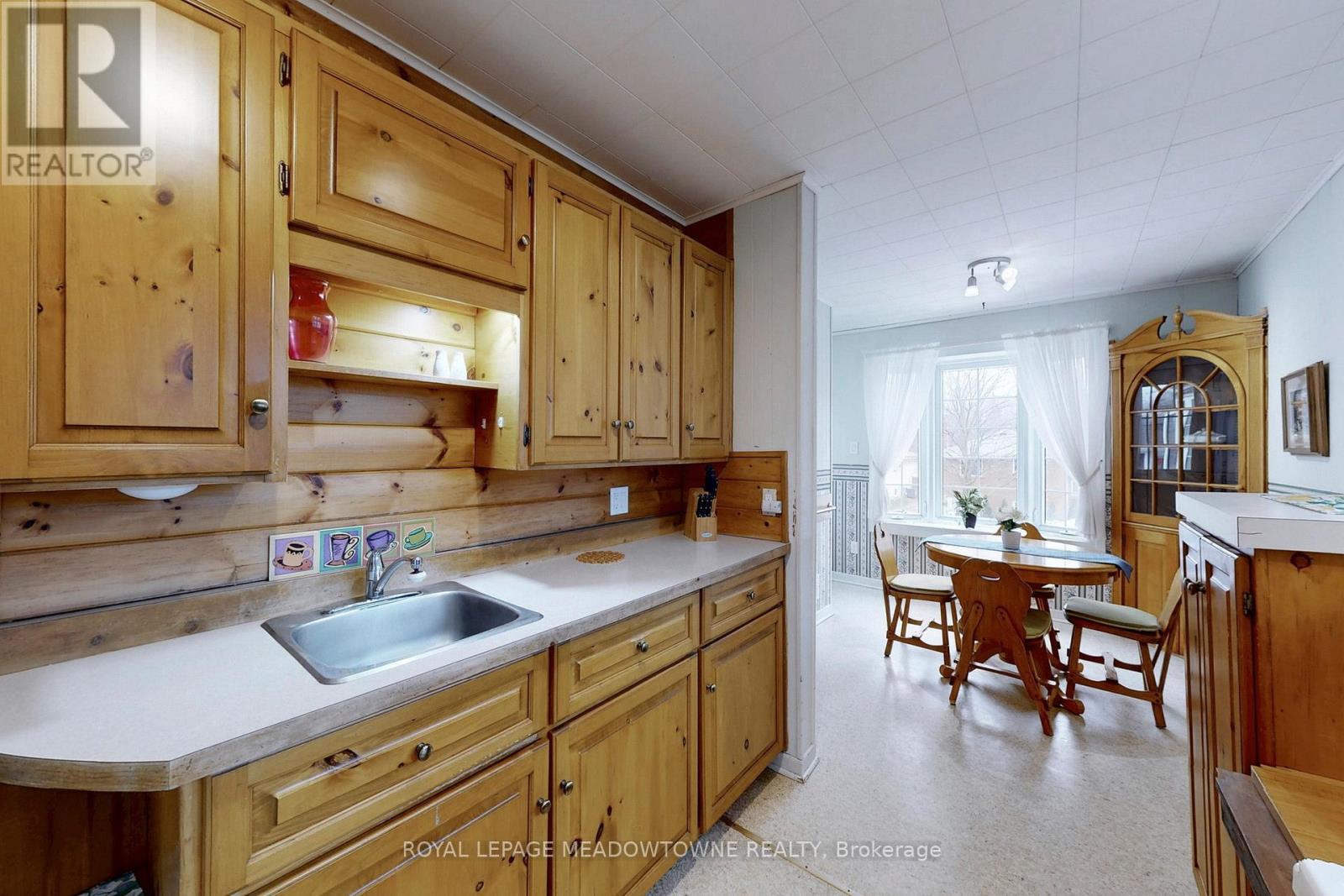 43 Cobblehill Road, Halton Hills, Ontario  L7J 1P1 - Photo 7 - W12893204
