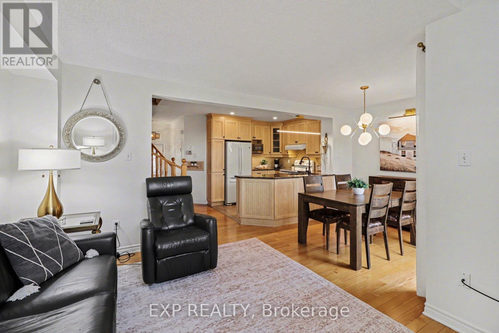 4303 Sunwood Crescent, Ottawa, Ontario  K1J 1B8 - Photo 4 - X13065310
