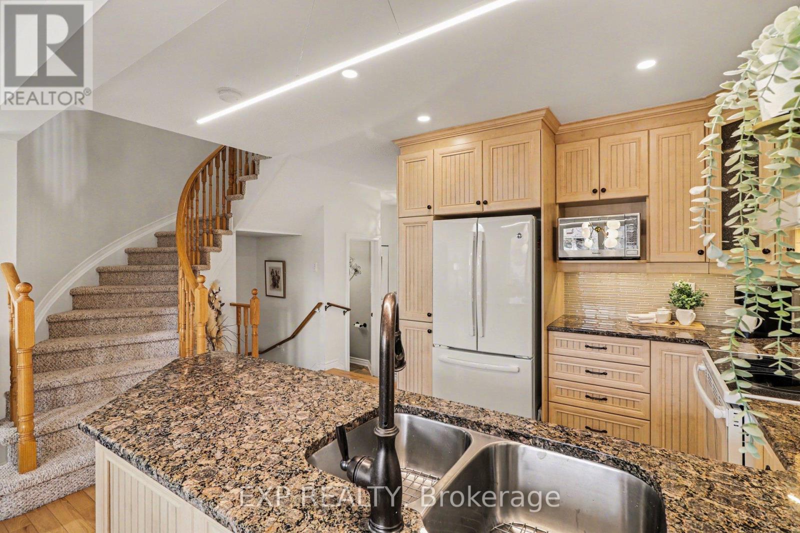 4303 Sunwood Crescent, Ottawa, Ontario  K1J 1B8 - Photo 5 - X13065310