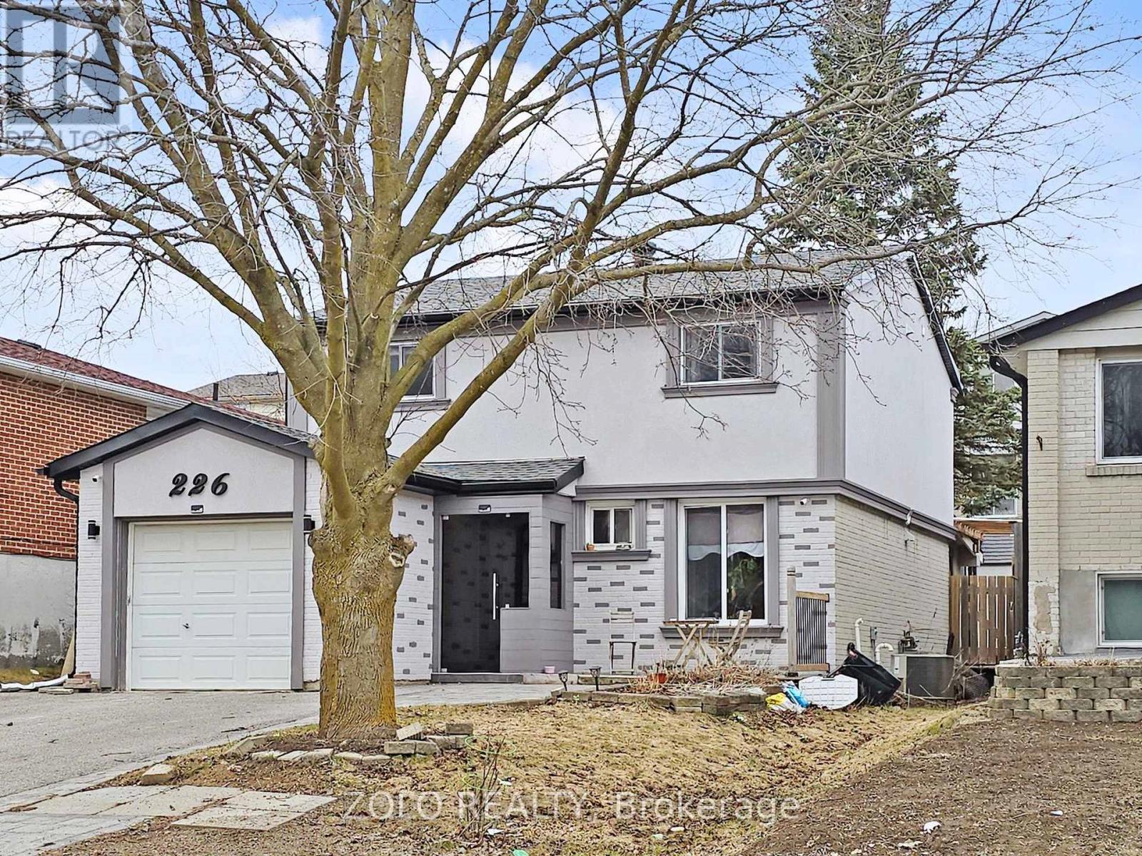 226 THOMS CRESCENT, Newmarket, Ontario