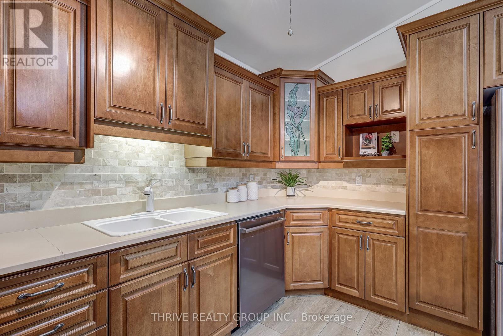 6509 Longwoods Road, Southwest Middlesex, Ontario  N0L 1T0 - Photo 13 - X13066608