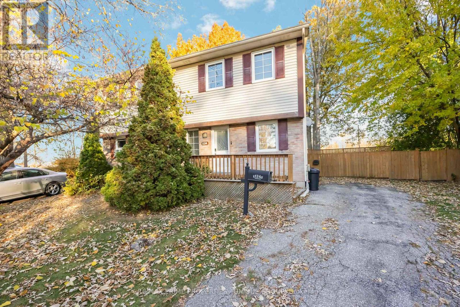 124 Fairview Place, Sarnia, Ontario  N7S 4E1 - Photo 1 - X13066744