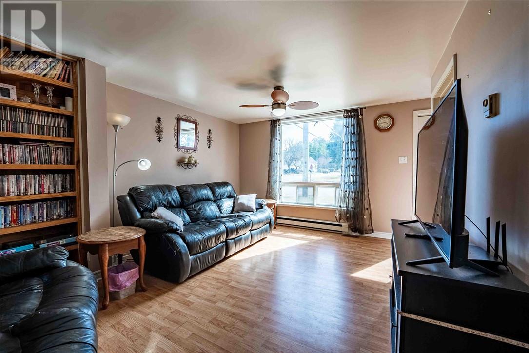 401 Castle Street, Massey, Ontario  P0P 1P0 - Photo 10 - 2127316