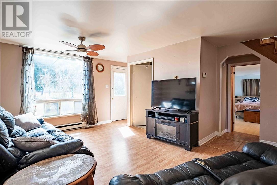 401 Castle Street, Massey, Ontario  P0P 1P0 - Photo 11 - 2127316