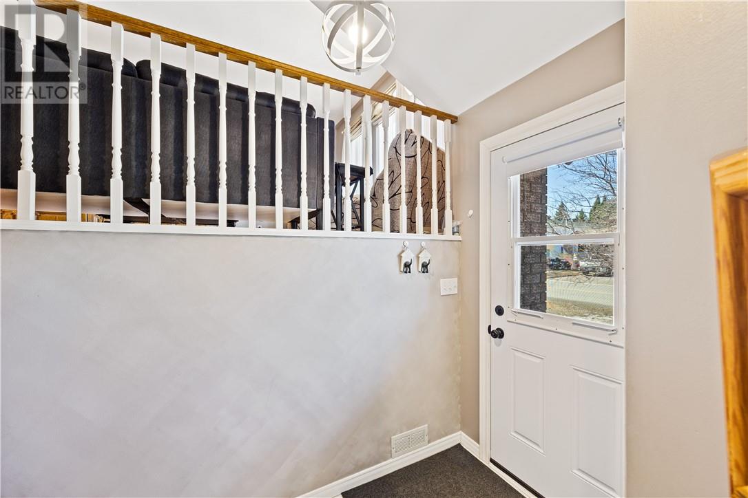 132 Ravina Avenue, Garson, Ontario  P3L 1B8 - Photo 4 - 2127254