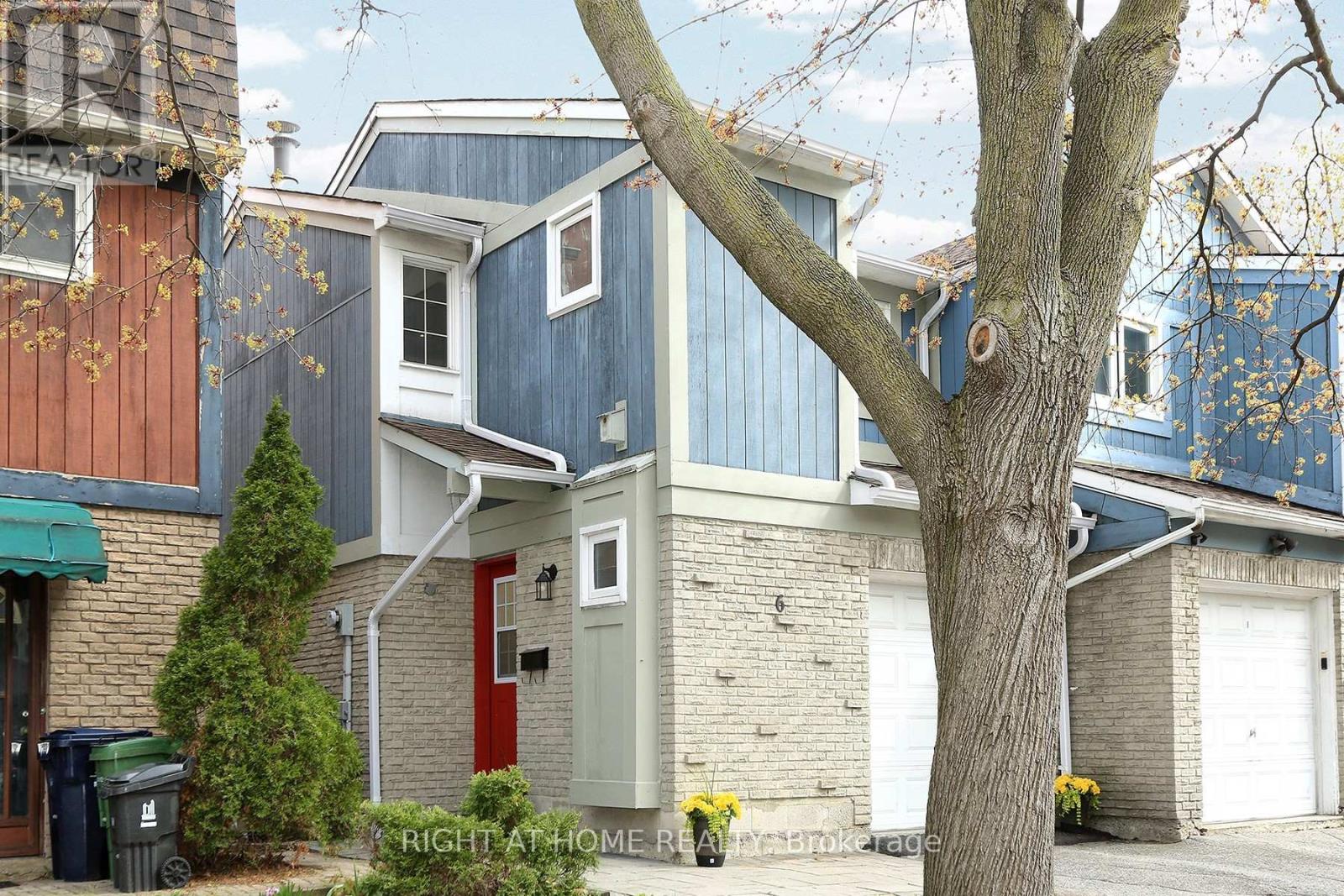 <div class="slider-price">$988,800</div><p>6 Snapdragon Drive, Toronto, Ontario</p>