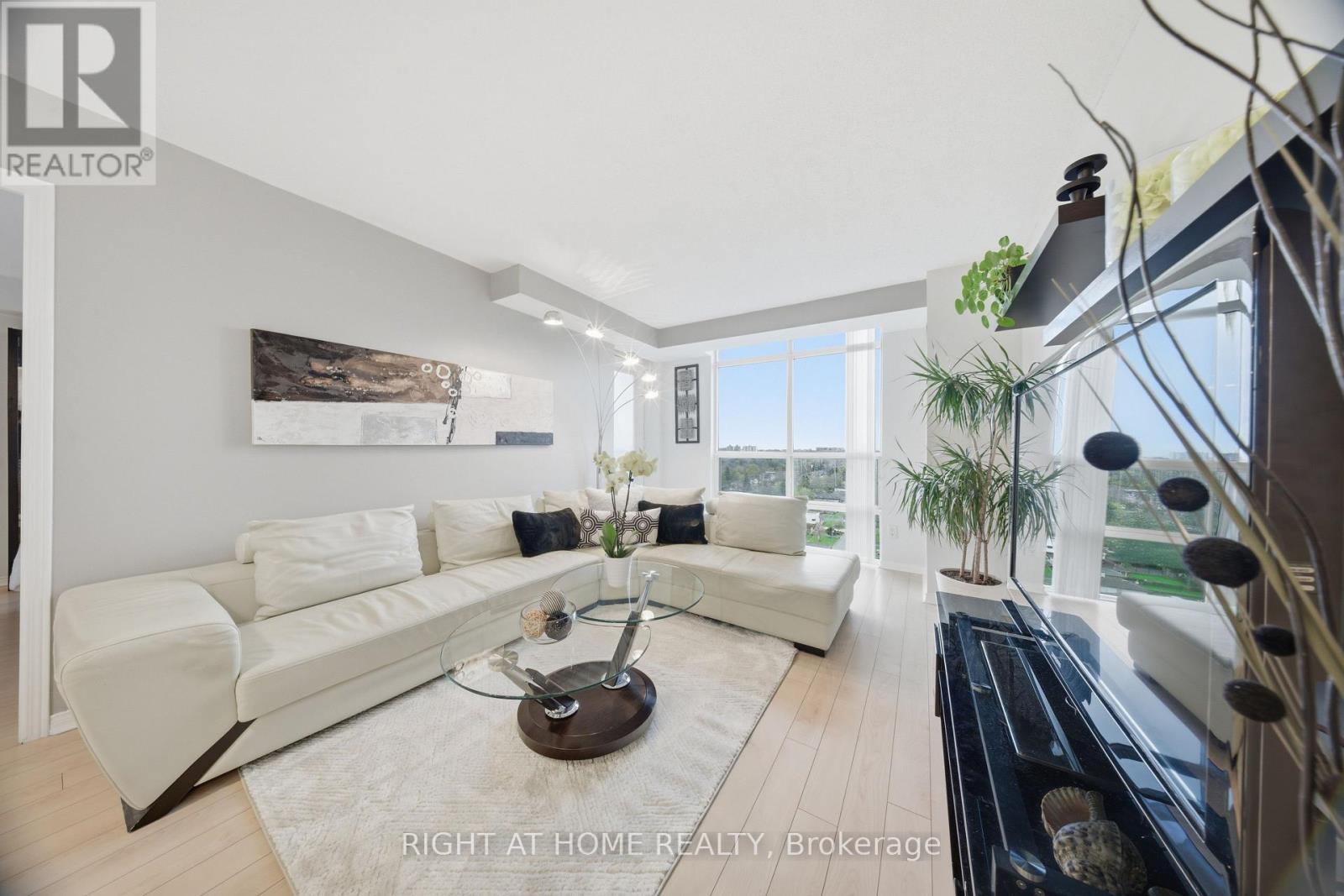 1915 - 233 BEECROFT ROAD, Toronto, Ontario