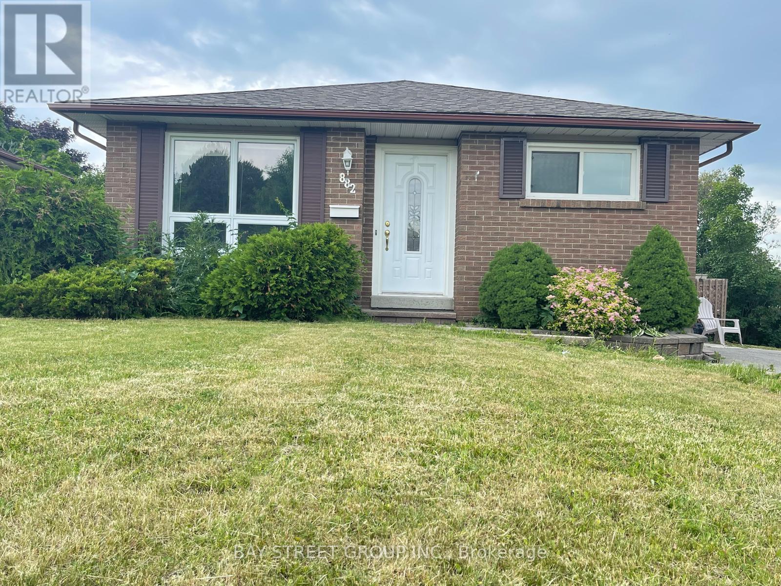 Bsmt - 882 Southdown Drive, Oshawa, Ontario  L1H 7Z6 - Photo 1 - E13066656