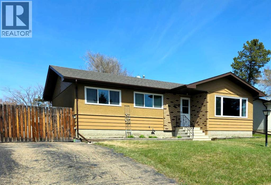 4924 39 Street, Innisfail, Alberta  T4G 1J2 - Photo 3 - A2306928