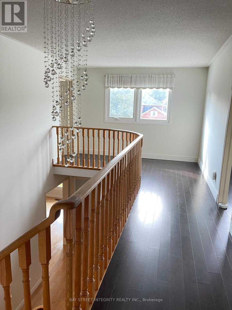 38 Southgate Crescent, Richmond Hill, Ontario  L4B 2E3 - Photo 10 - N13066630