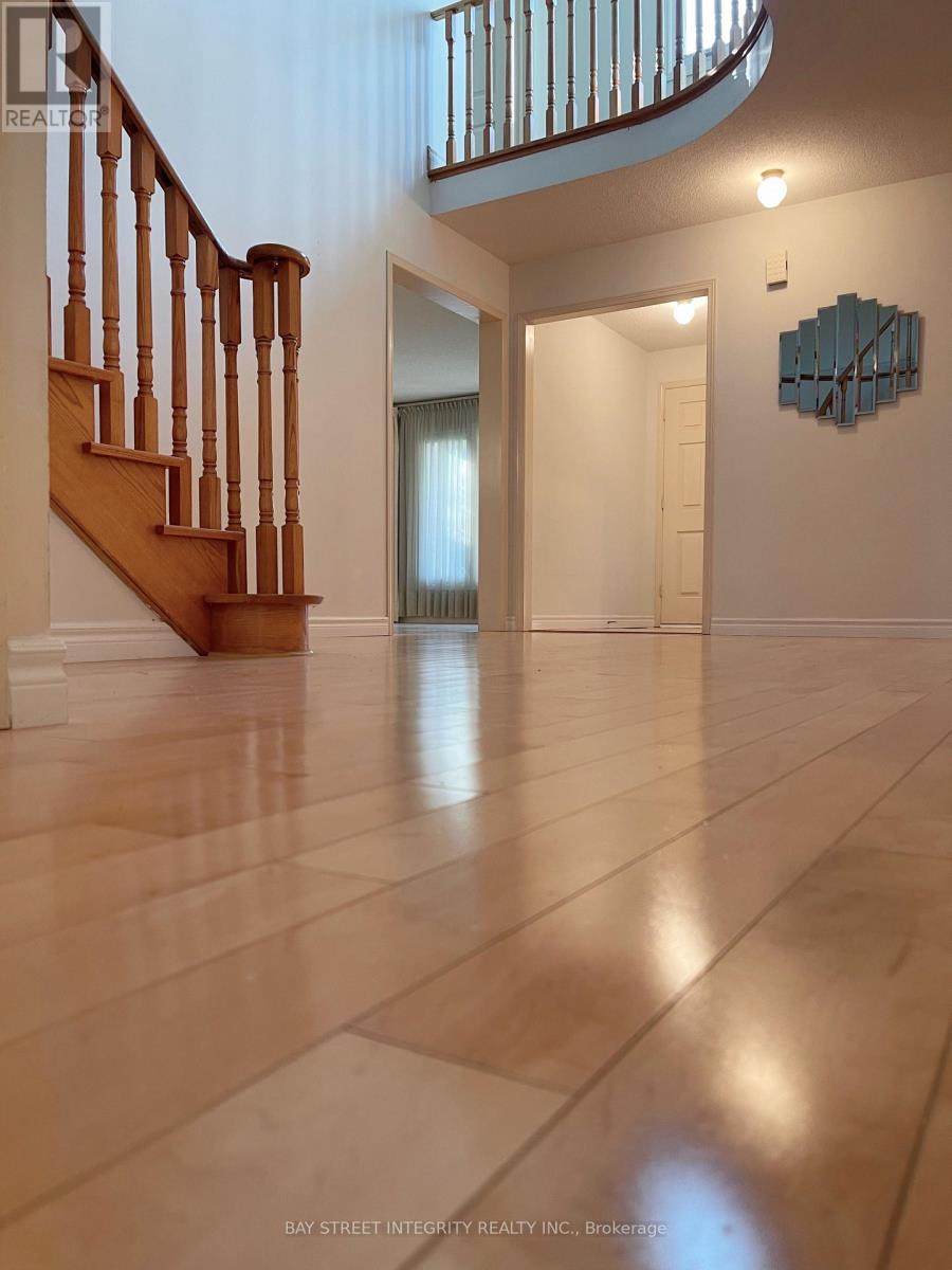 38 Southgate Crescent, Richmond Hill, Ontario  L4B 2E3 - Photo 8 - N13066630