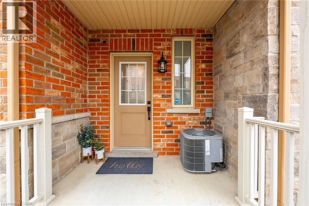 11 Stockbridge Gardens Unit# 5, Stoney Creek, Ontario  L8J 0H5 - Photo 3 - 40811097