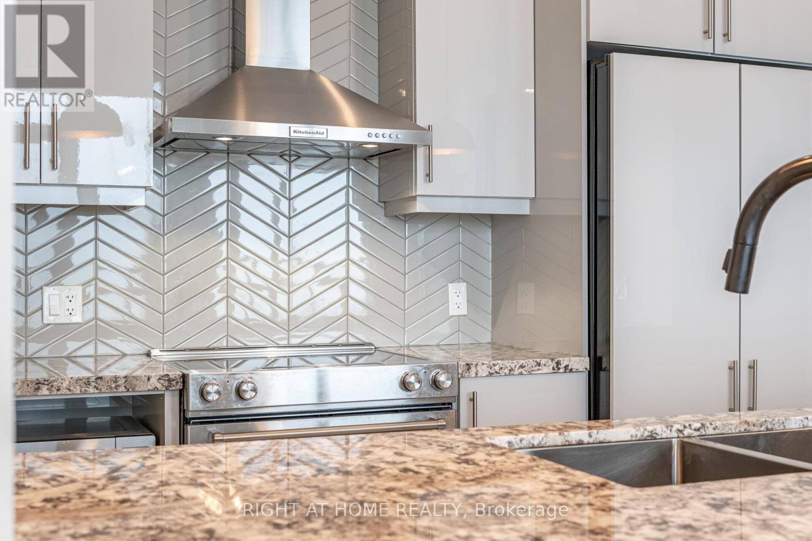 Lph5 - 4085 Parkside Village Drive, Mississauga, Ontario  L5B 0K9 - Photo 10 - W13066604