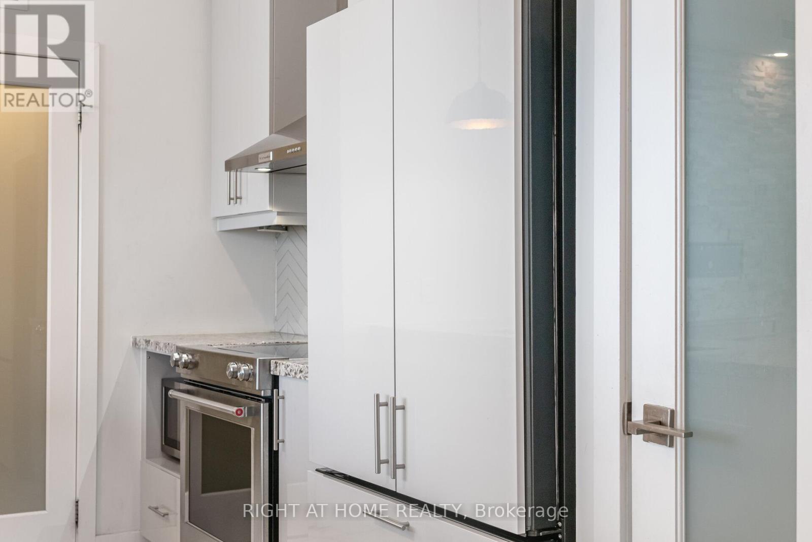 Lph5 - 4085 Parkside Village Drive, Mississauga, Ontario  L5B 0K9 - Photo 12 - W13066604