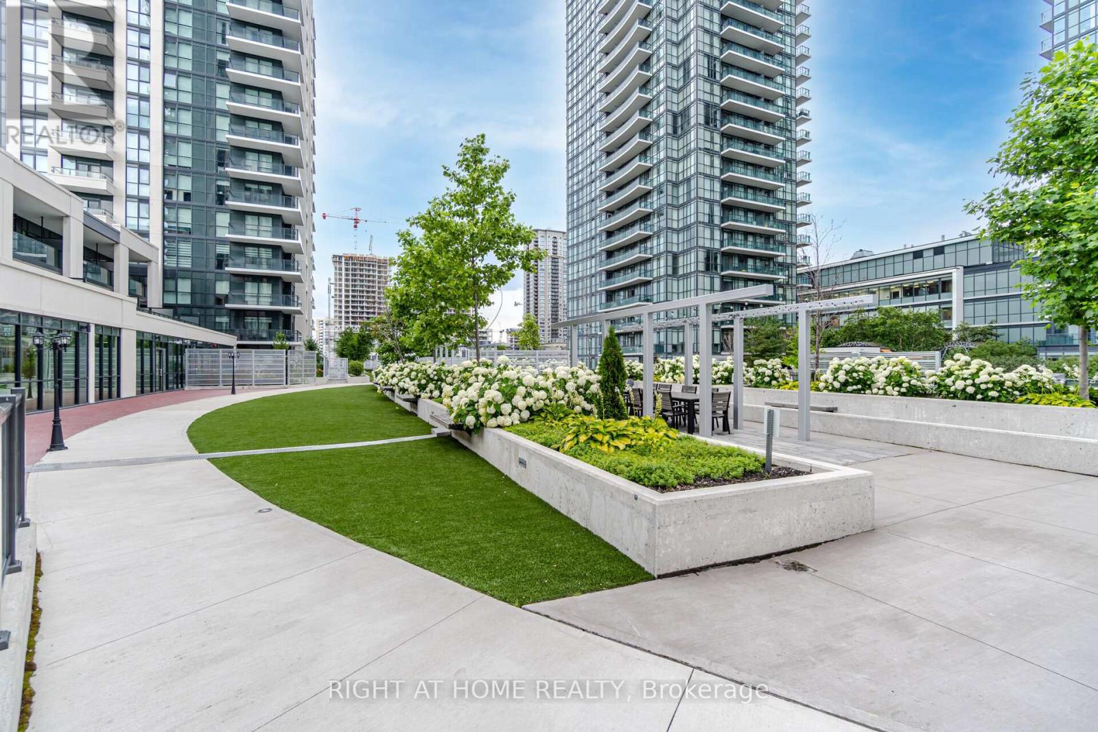 Lph5 - 4085 Parkside Village Drive, Mississauga, Ontario  L5B 0K9 - Photo 47 - W13066604