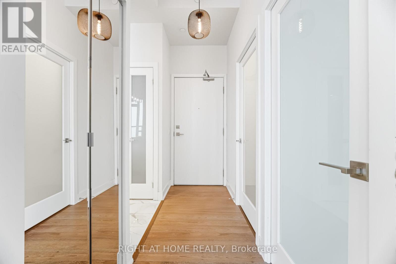 Lph5 - 4085 Parkside Village Drive, Mississauga, Ontario  L5B 0K9 - Photo 5 - W13066604