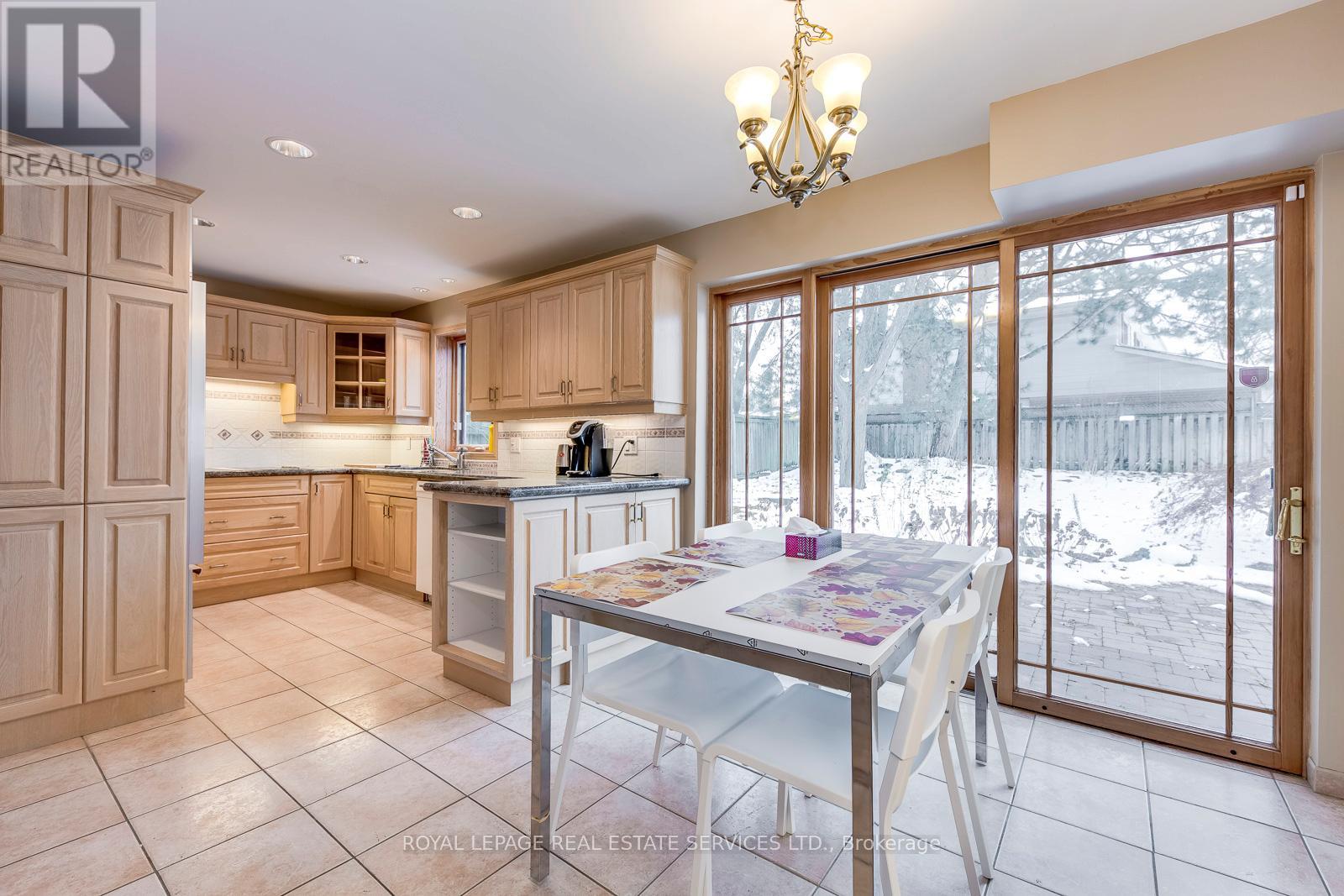 2630 Hayford Court, Mississauga, Ontario  L5K 1P7 - Photo 14 - W13066698