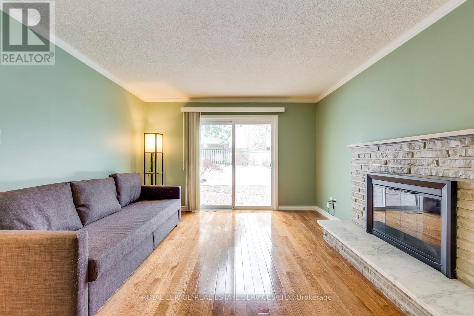 2630 Hayford Court, Mississauga, Ontario  L5K 1P7 - Photo 7 - W13066698